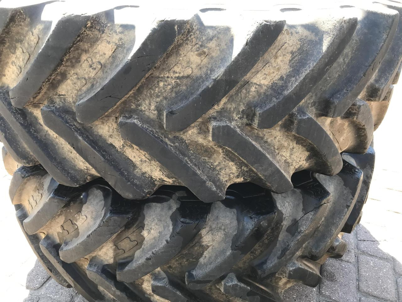 BKT 650/85R42 - צמיג עבור מכונה חקלאית: תמונה 2 BKT 650/85R42 - צמיג עבור מכונה חקלאית: תמונה 2
