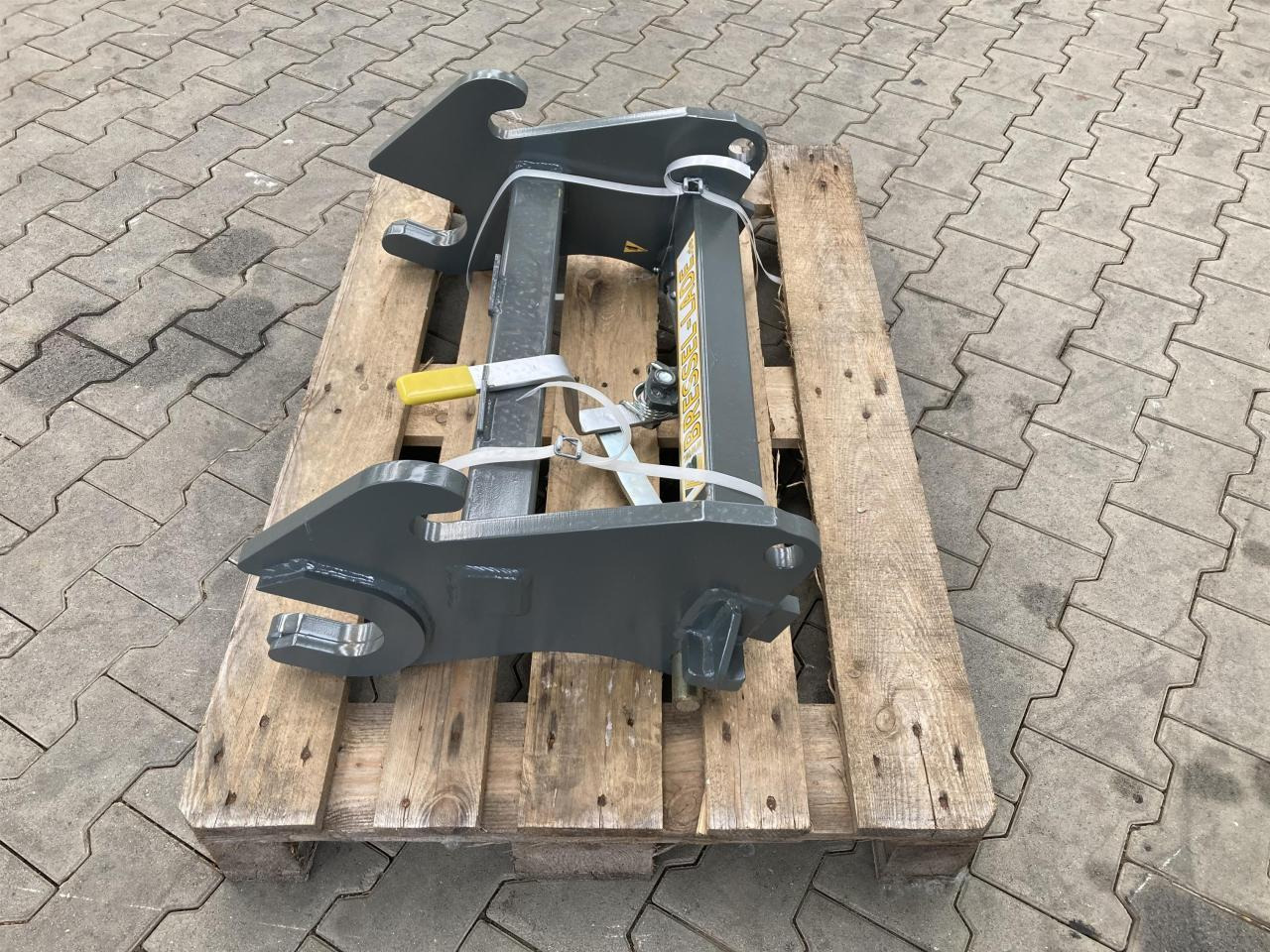 Bressel Weidemann auf Manitou - מעמיס קדמי לטרקטור: תמונה 2 Bressel Weidemann auf Manitou - מעמיס קדמי לטרקטור: תמונה 2