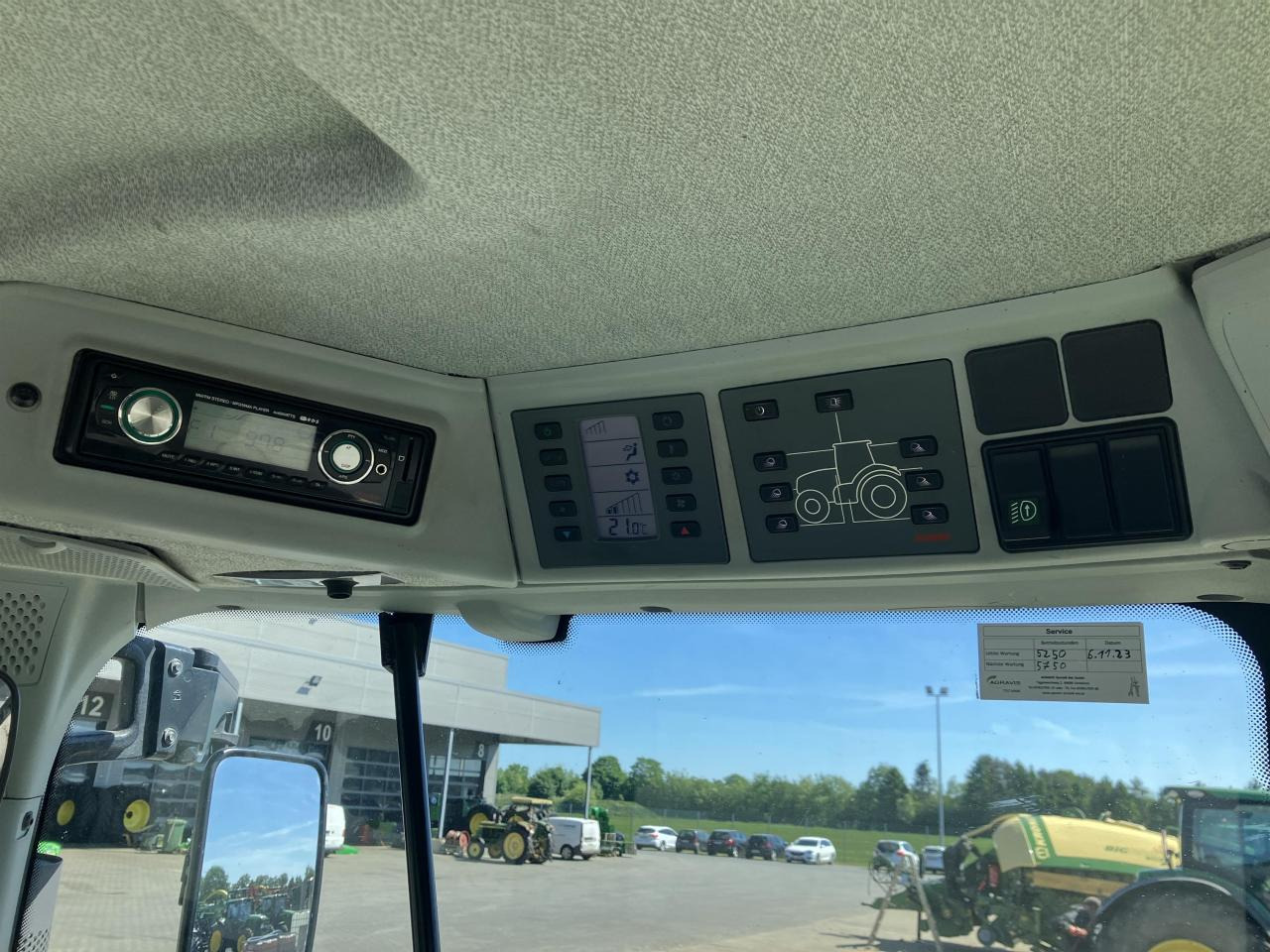 טרקטור חקלאי CLAAS Arion 640: תמונה 6