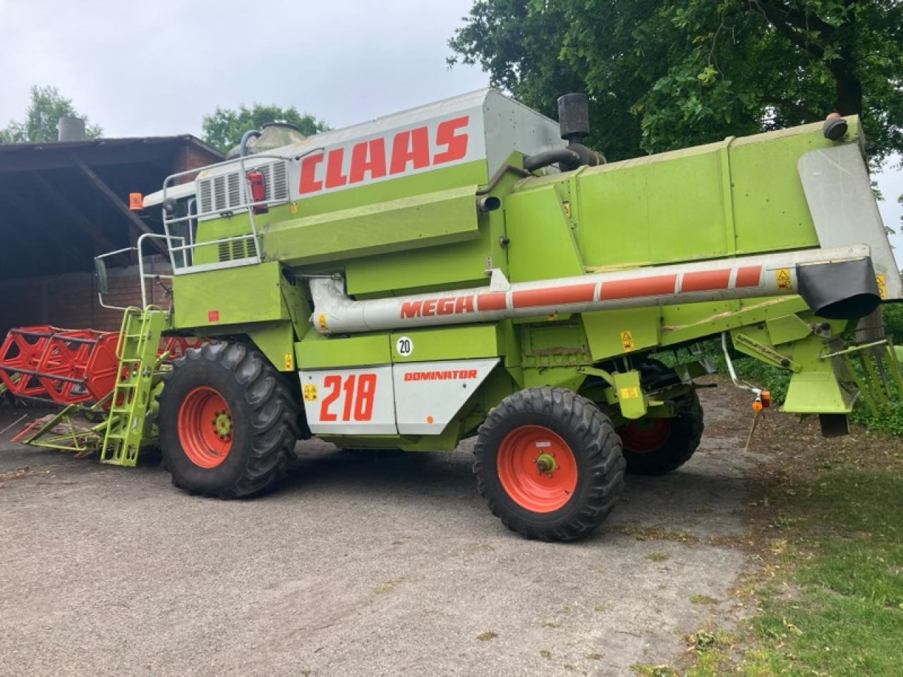 CLAAS Dominator 218 Mega - מקצרת קומבינה: תמונה 3 CLAAS Dominator 218 Mega - מקצרת קומבינה: תמונה 3