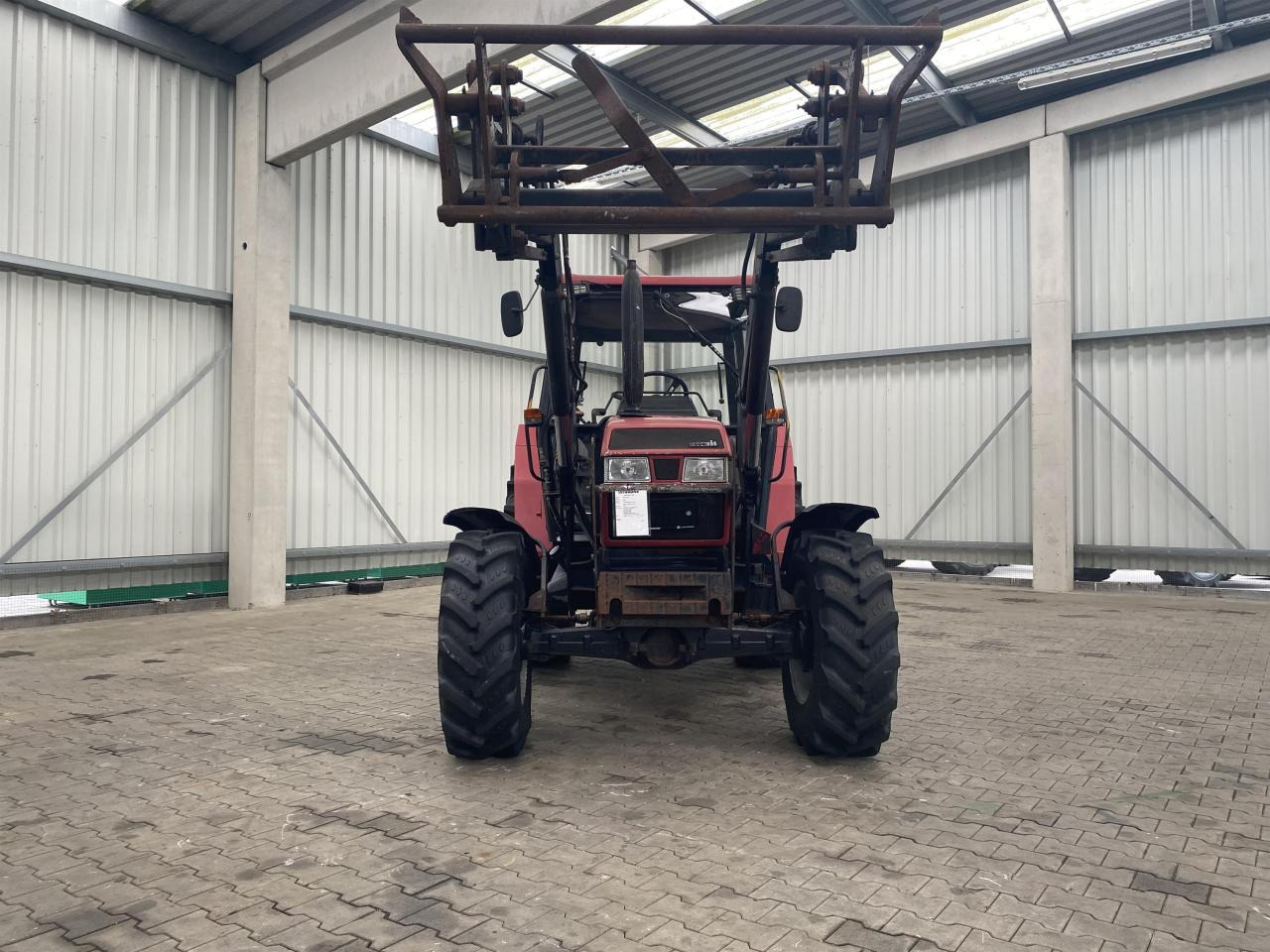 Case-IH 3230 - טרקטור חקלאי: תמונה 2 Case-IH 3230 - טרקטור חקלאי: תמונה 2