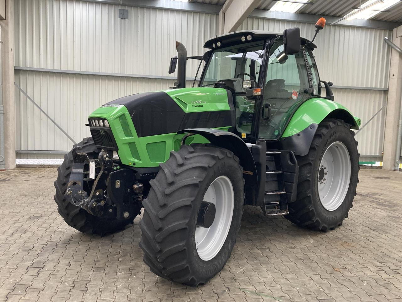 Deutz-Fahr 7210 TTV - טרקטור חקלאי: תמונה 1 Deutz-Fahr 7210 TTV - טרקטור חקלאי: תמונה 1