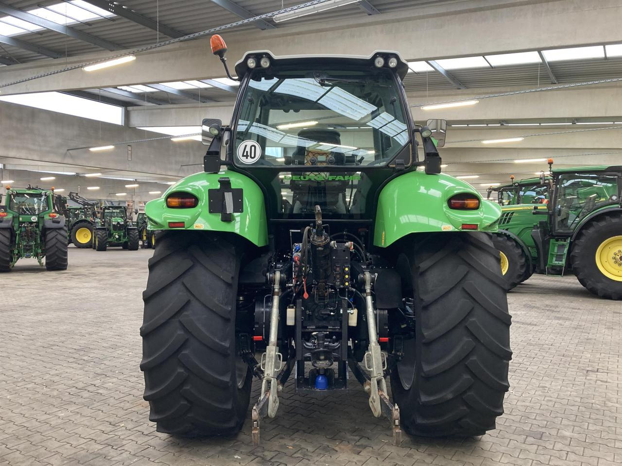 Deutz-Fahr 7210 TTV - טרקטור חקלאי: תמונה 4 Deutz-Fahr 7210 TTV - טרקטור חקלאי: תמונה 4