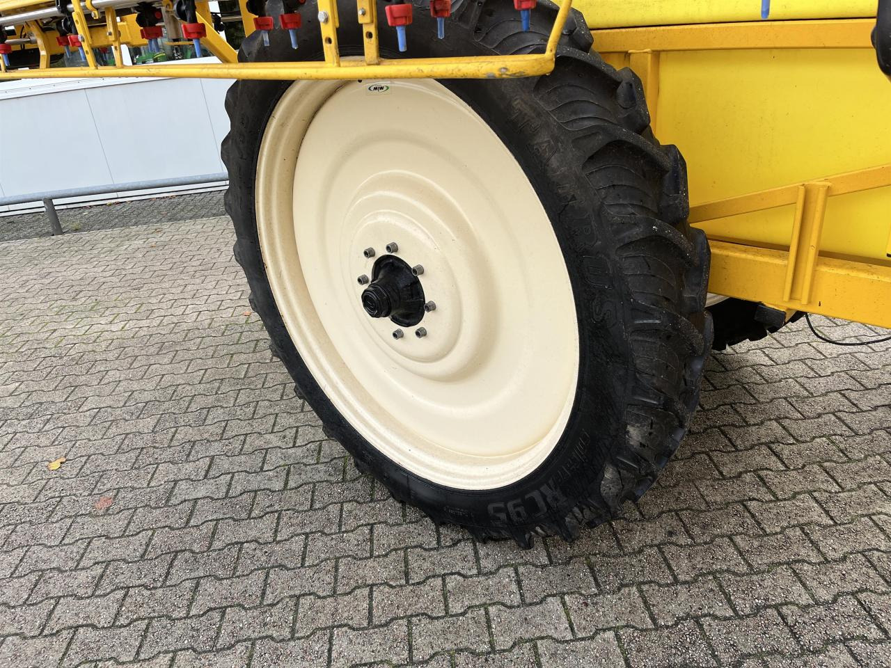 Dubex TYNDOR 2300 ltr. - מרסס נגרר: תמונה 3 Dubex TYNDOR 2300 ltr. - מרסס נגרר: תמונה 3