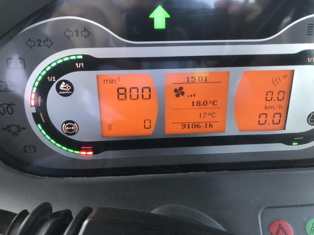 טרקטור חקלאי Fendt 724 Vario: תמונה 8