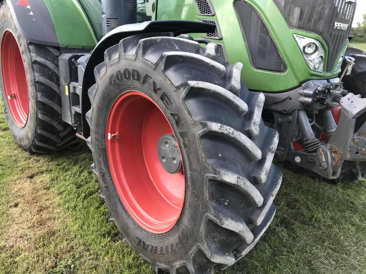 טרקטור חקלאי Fendt 724 Vario: תמונה 12