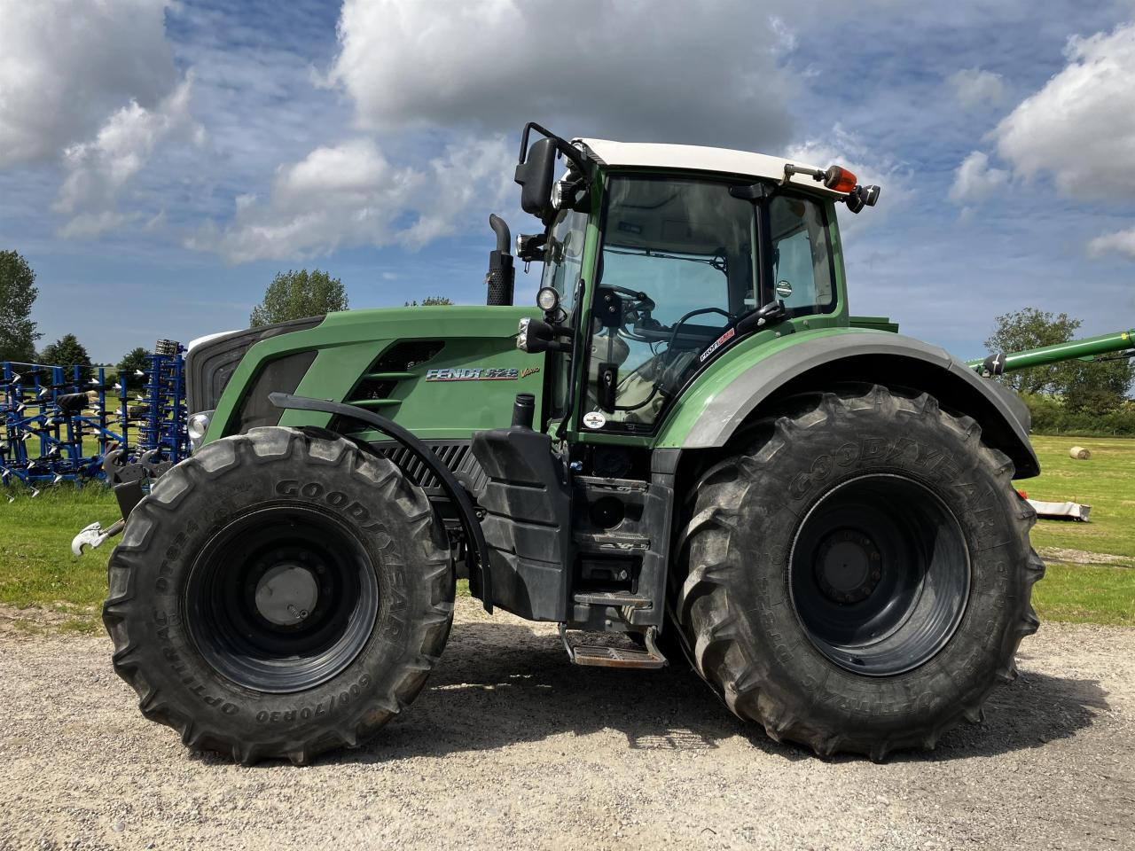 Fendt 828 Vario Profi Plus - טרקטור חקלאי: תמונה 1 Fendt 828 Vario Profi Plus - טרקטור חקלאי: תמונה 1