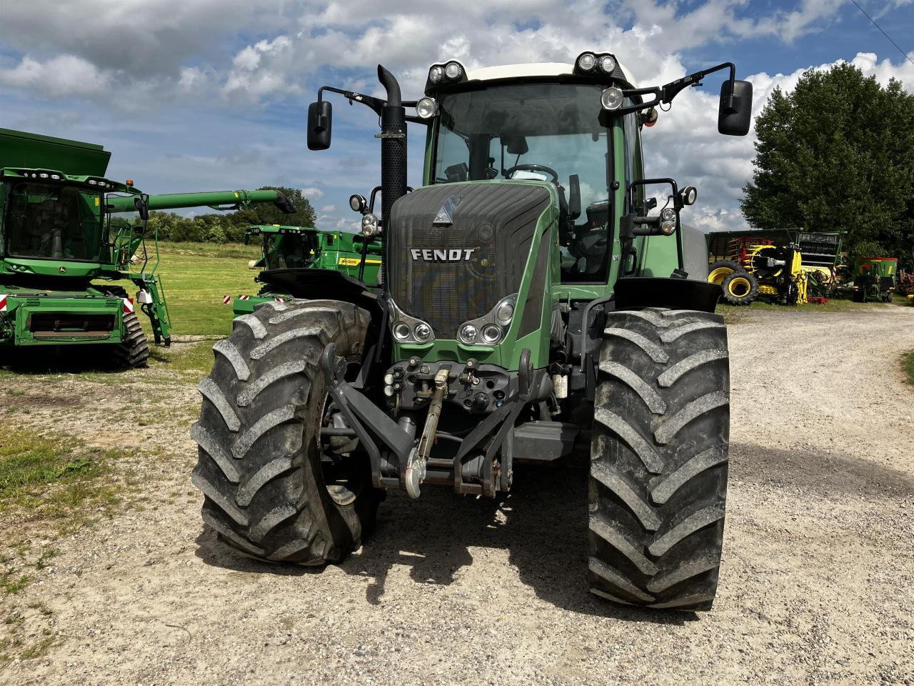Fendt 828 Vario Profi Plus - טרקטור חקלאי: תמונה 2 Fendt 828 Vario Profi Plus - טרקטור חקלאי: תמונה 2