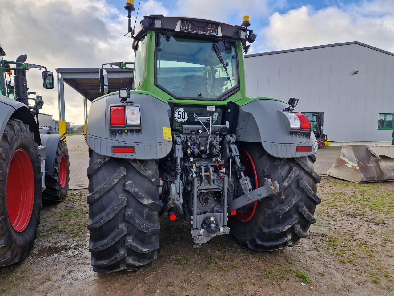 Fendt 828 Vario S4 Profi Plus - טרקטור חקלאי: תמונה 3 Fendt 828 Vario S4 Profi Plus - טרקטור חקלאי: תמונה 3
