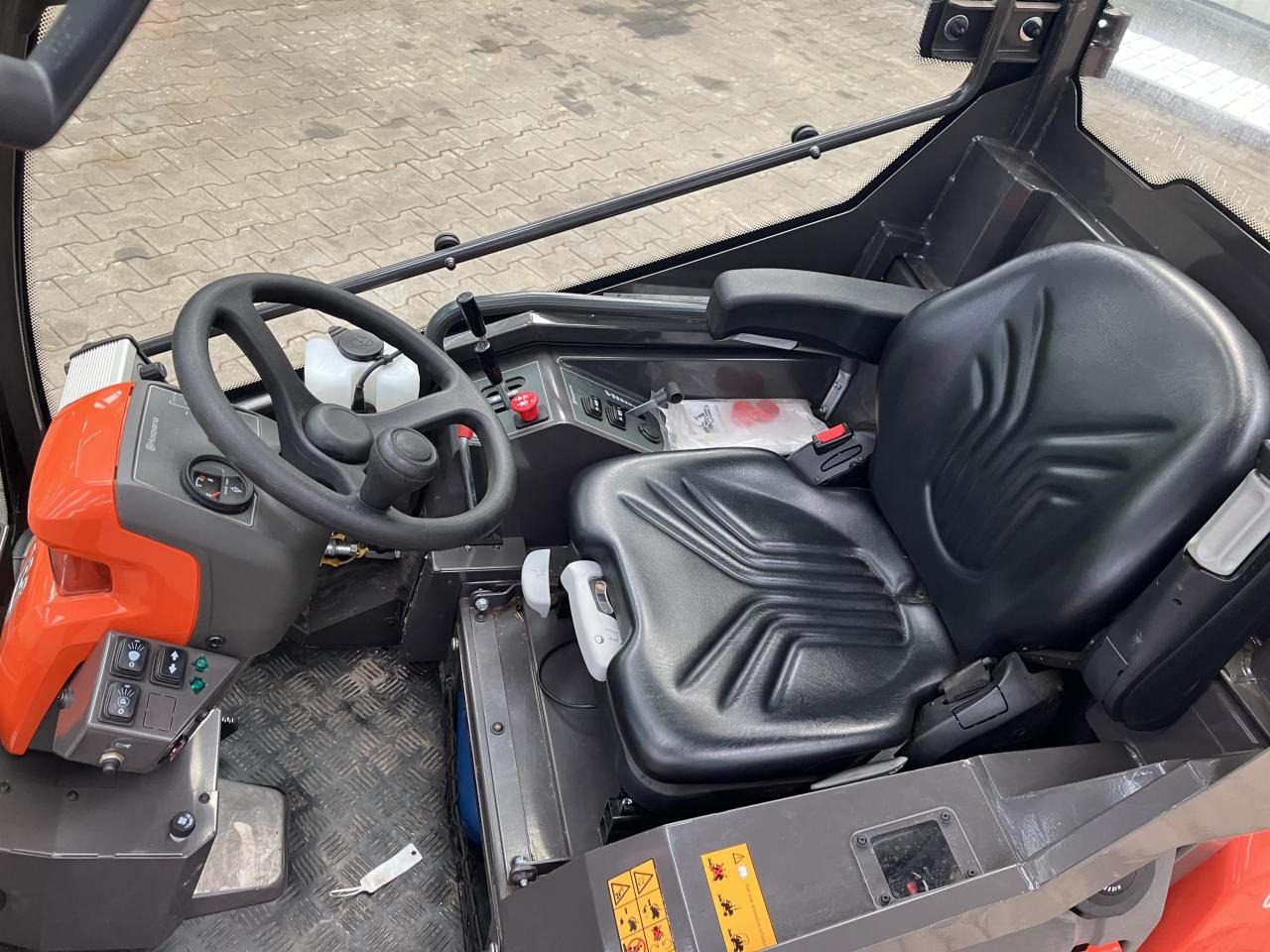 Husqvarna Rider P525D - מכסחת גינה: תמונה 5 Husqvarna Rider P525D - מכסחת גינה: תמונה 5