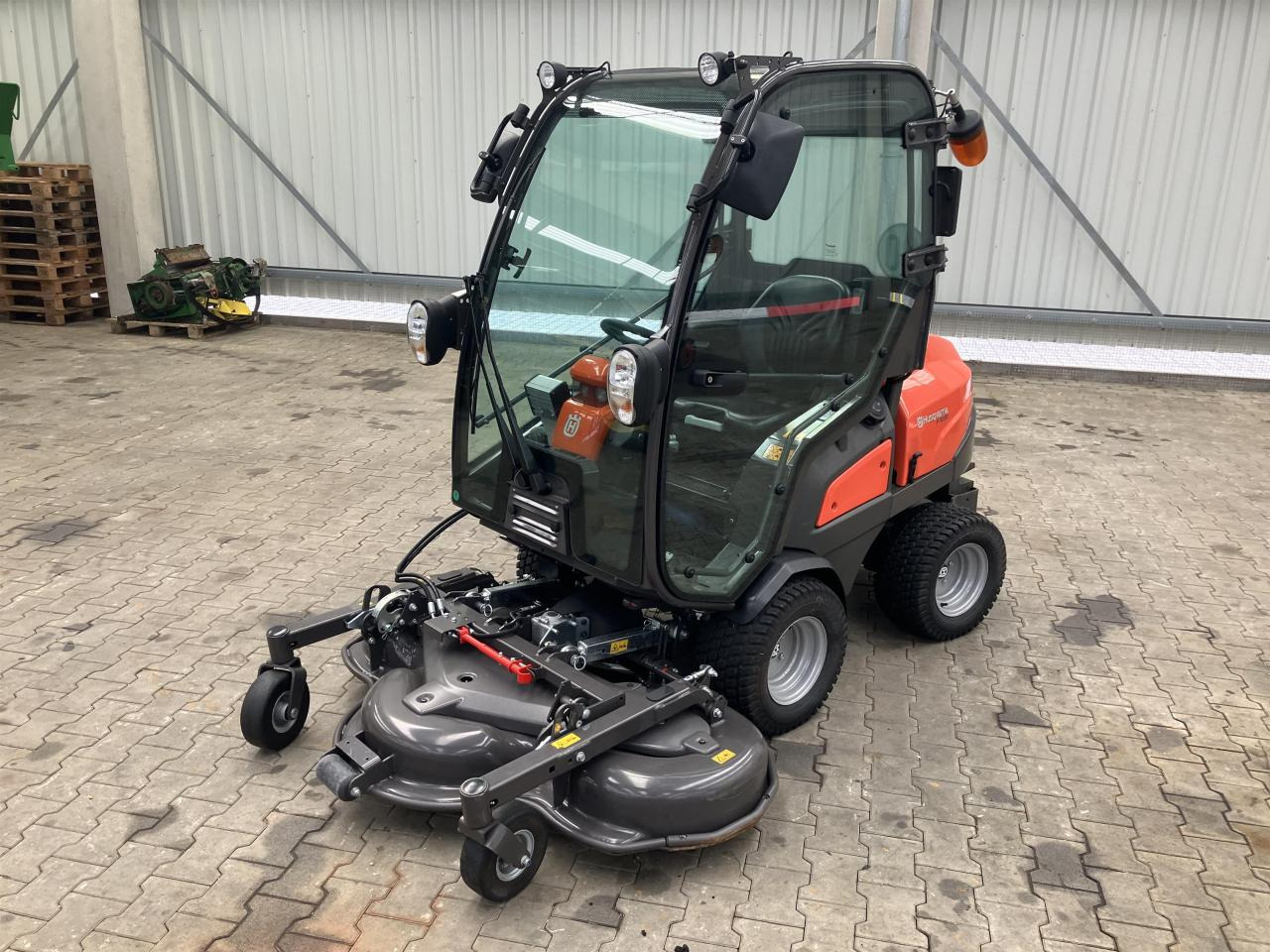 Husqvarna Rider P525D - מכסחת גינה: תמונה 1 Husqvarna Rider P525D - מכסחת גינה: תמונה 1