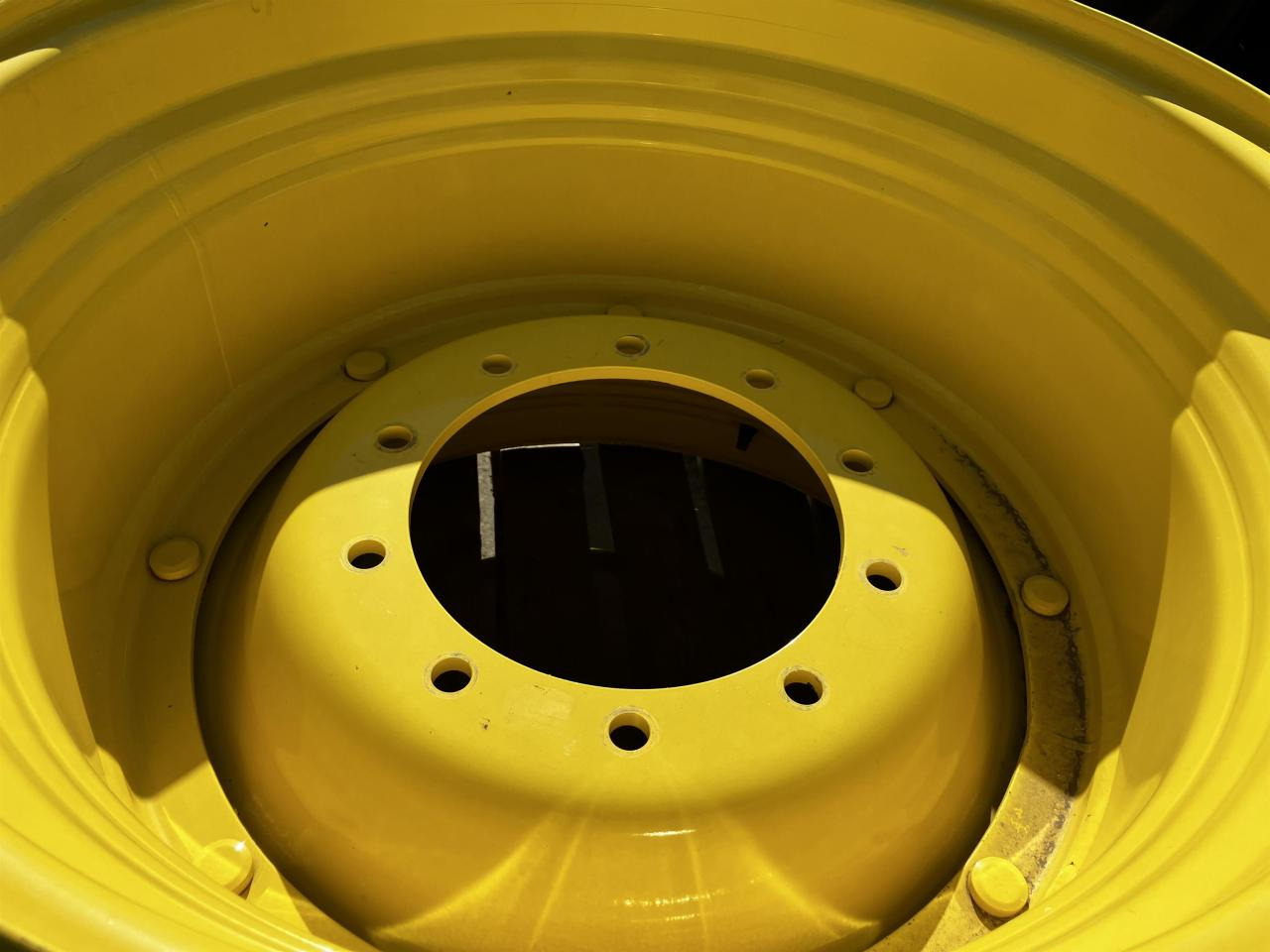John Deere 20x30 - צמיג עבור מכונה חקלאית: תמונה 2 John Deere 20x30 - צמיג עבור מכונה חקלאית: תמונה 2