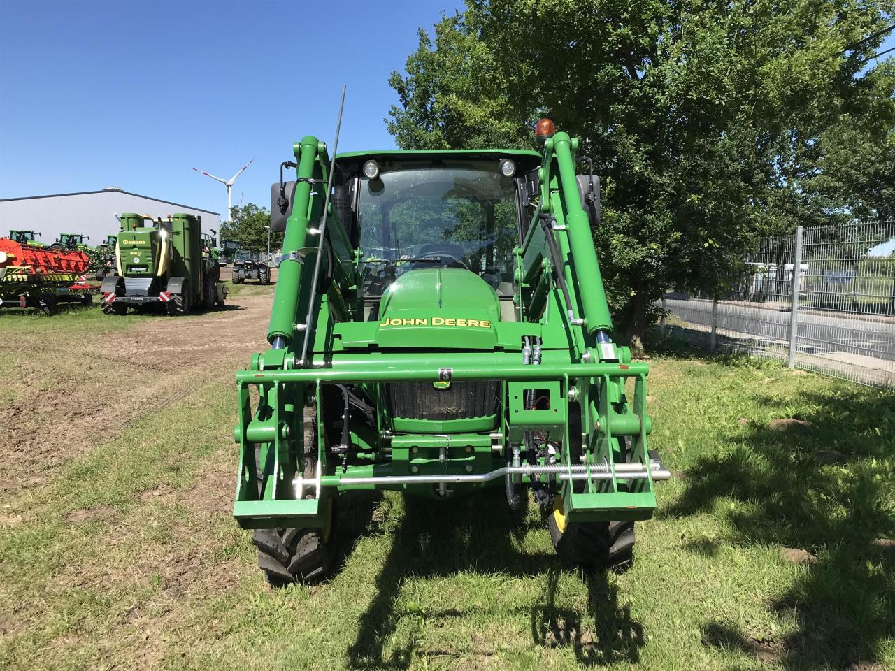 John Deere 5075E - טרקטור חקלאי: תמונה 4 John Deere 5075E - טרקטור חקלאי: תמונה 4