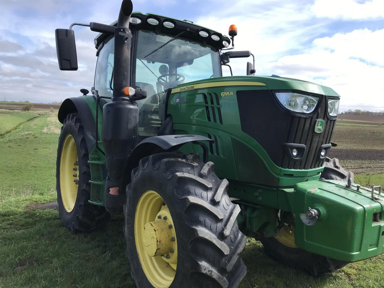 John Deere 6195R - טרקטור חקלאי: תמונה 2 John Deere 6195R - טרקטור חקלאי: תמונה 2