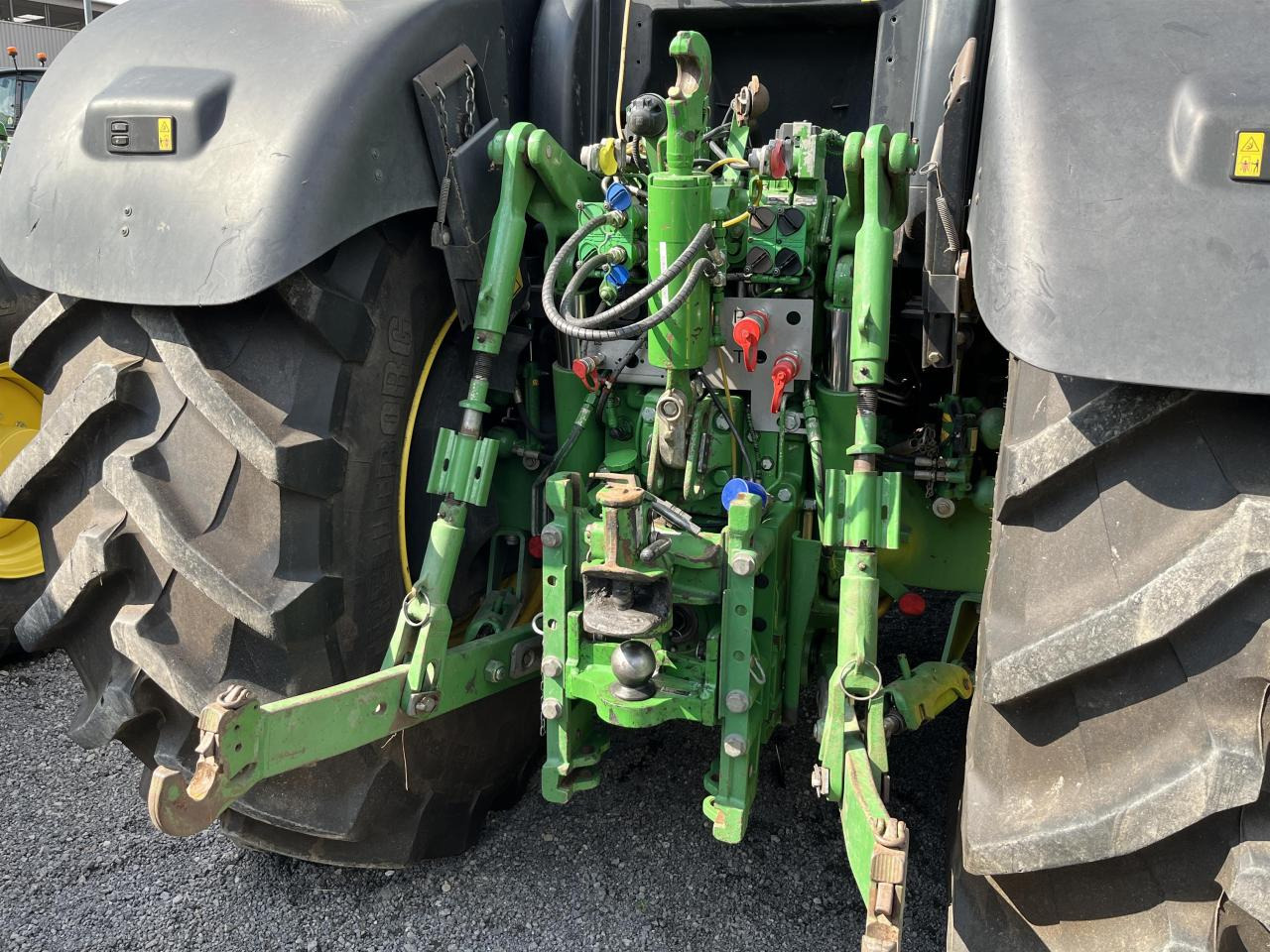 John Deere 6210R - טרקטור חקלאי: תמונה 4 John Deere 6210R - טרקטור חקלאי: תמונה 4
