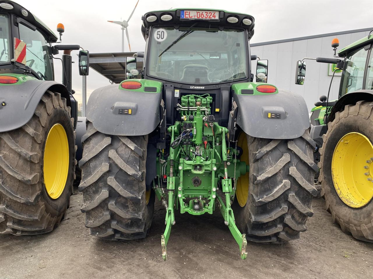 John Deere 6215R - טרקטור חקלאי: תמונה 3 John Deere 6215R - טרקטור חקלאי: תמונה 3