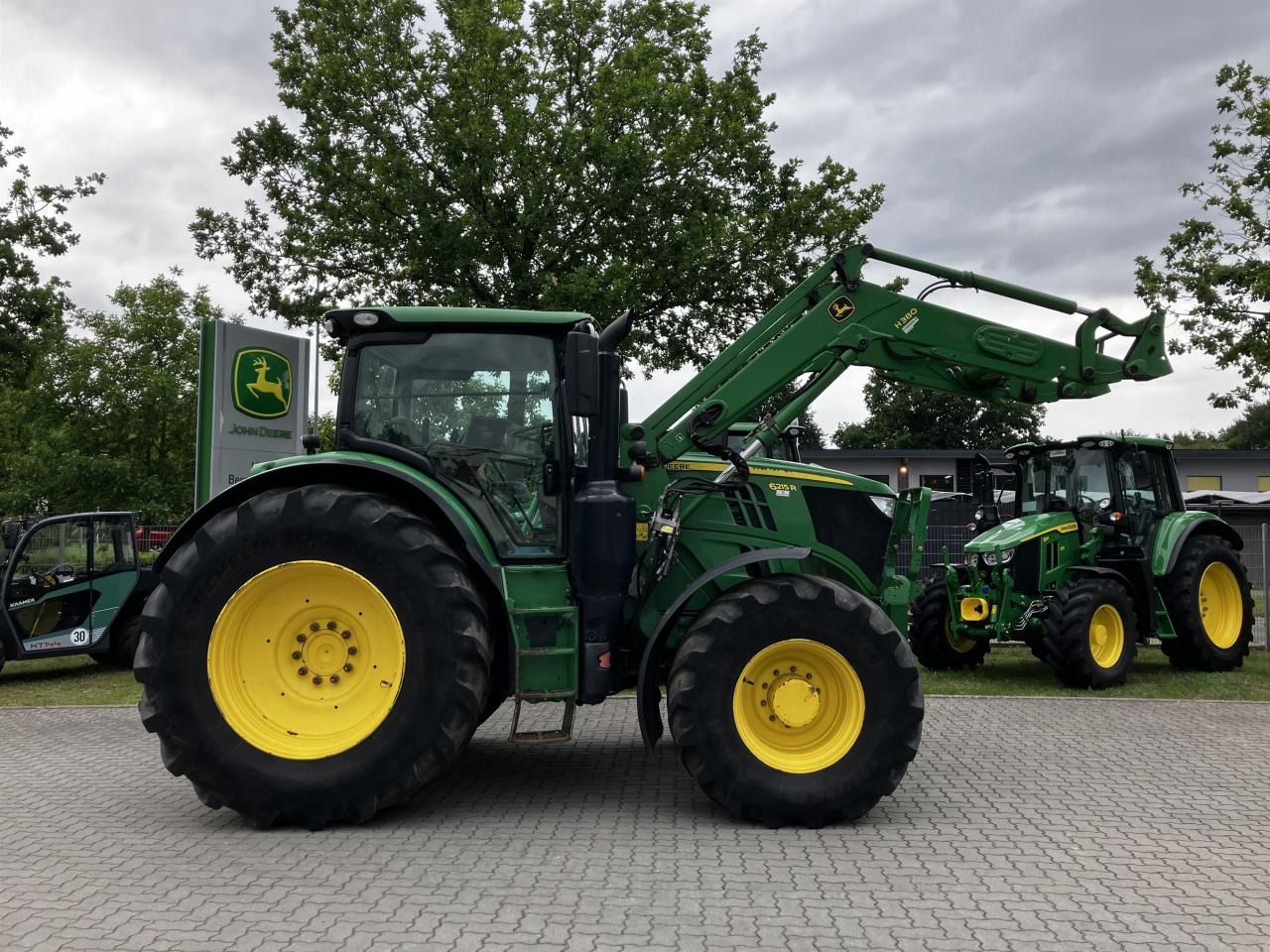 John Deere 6215R - טרקטור חקלאי: תמונה 2 John Deere 6215R - טרקטור חקלאי: תמונה 2