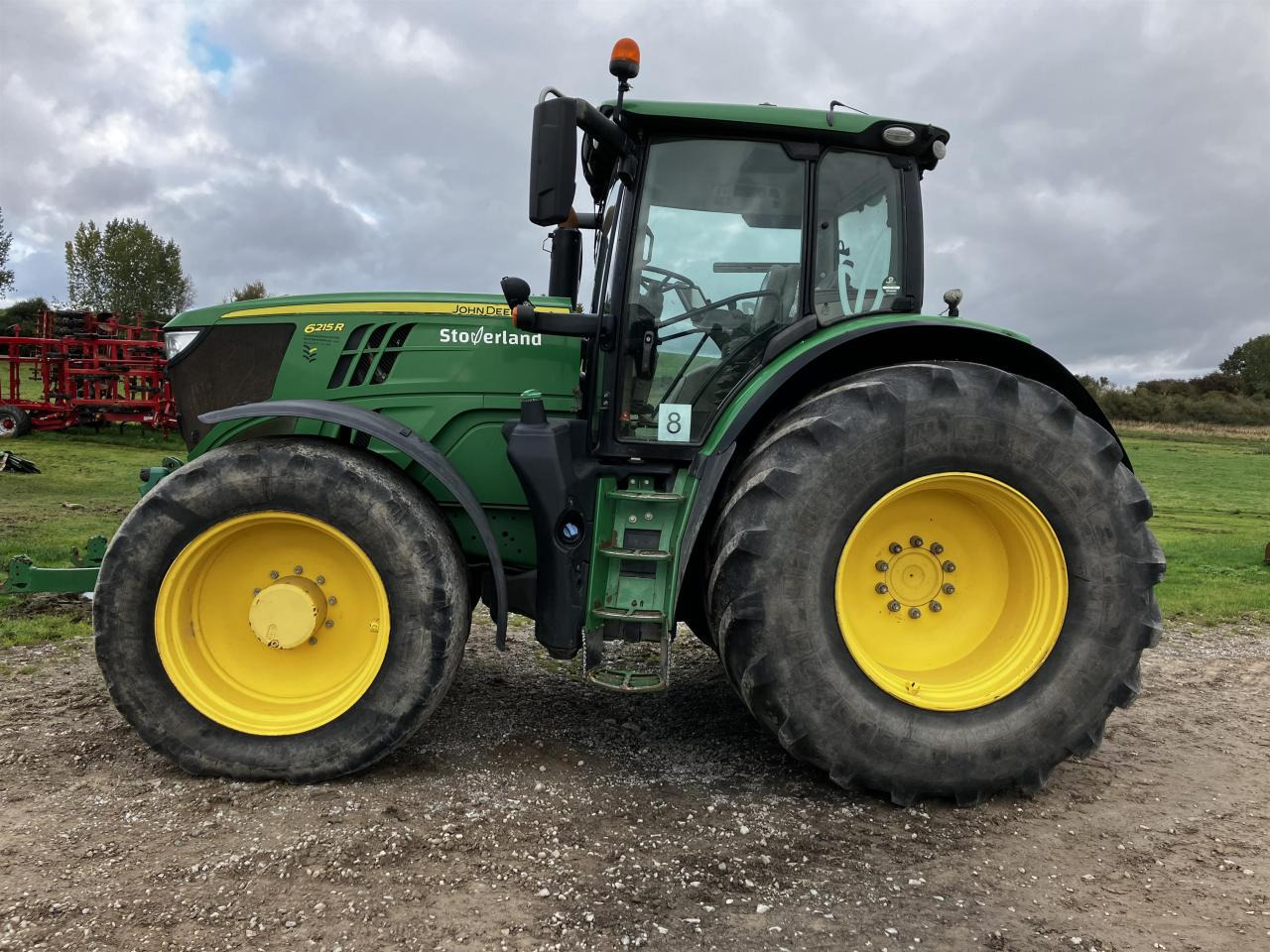 John Deere 6215R - טרקטור חקלאי: תמונה 1 John Deere 6215R - טרקטור חקלאי: תמונה 1