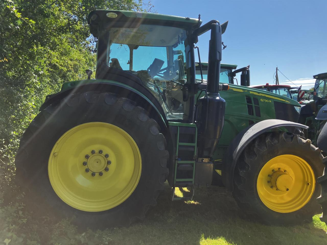 John Deere 6230R - טרקטור חקלאי: תמונה 2 John Deere 6230R - טרקטור חקלאי: תמונה 2