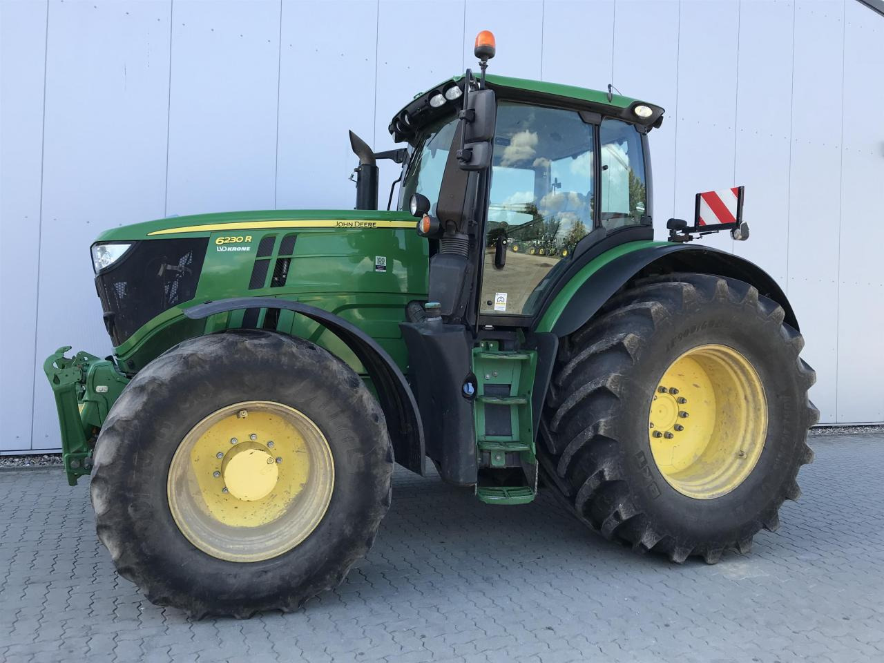 John Deere 6230R - טרקטור חקלאי: תמונה 1 John Deere 6230R - טרקטור חקלאי: תמונה 1