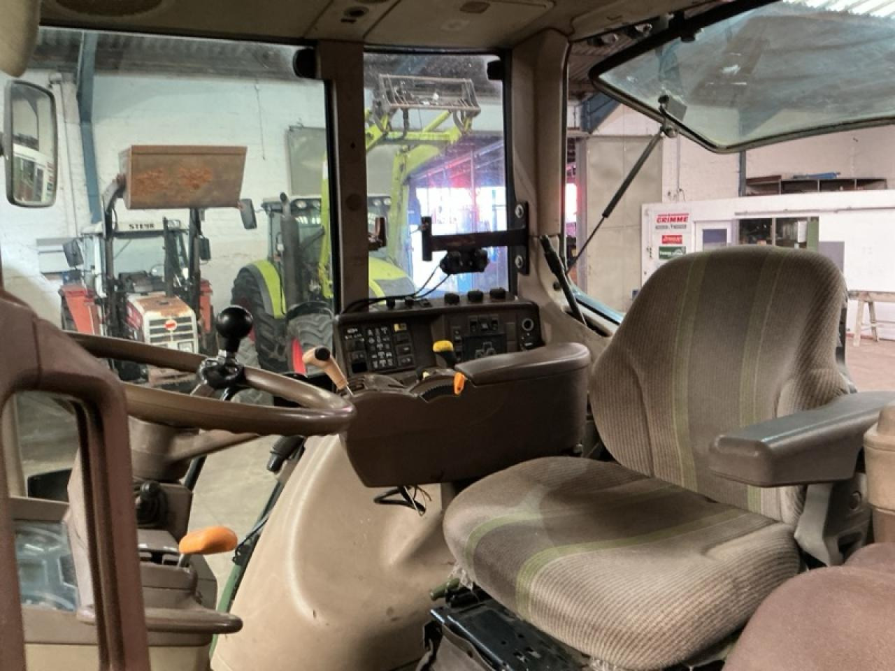 John Deere 6820 - טרקטור חקלאי: תמונה 4 John Deere 6820 - טרקטור חקלאי: תמונה 4