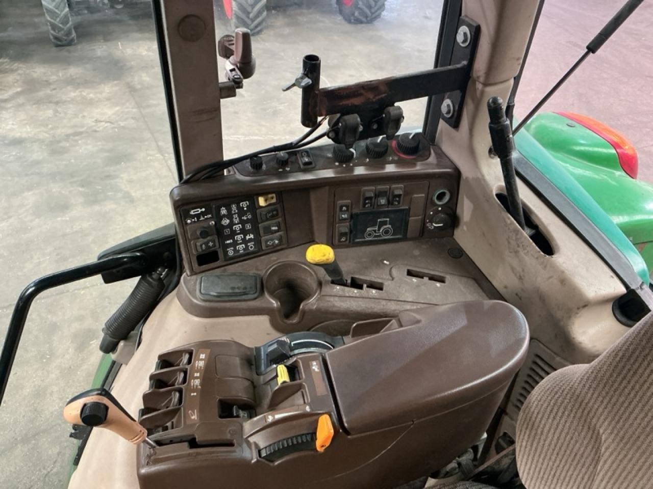 John Deere 6820 - טרקטור חקלאי: תמונה 5 John Deere 6820 - טרקטור חקלאי: תמונה 5