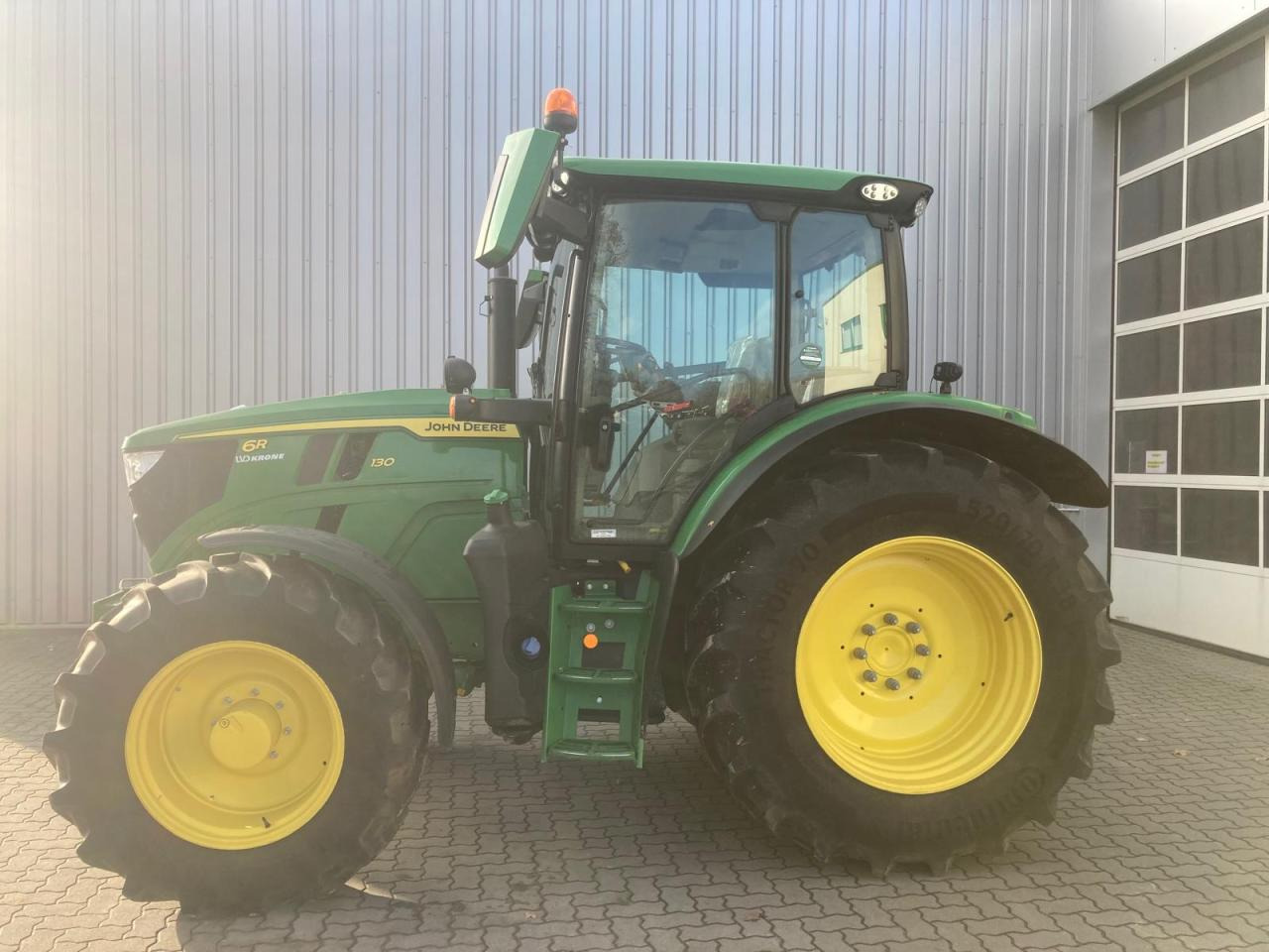 John Deere 6R 130 - טרקטור חקלאי: תמונה 1 John Deere 6R 130 - טרקטור חקלאי: תמונה 1