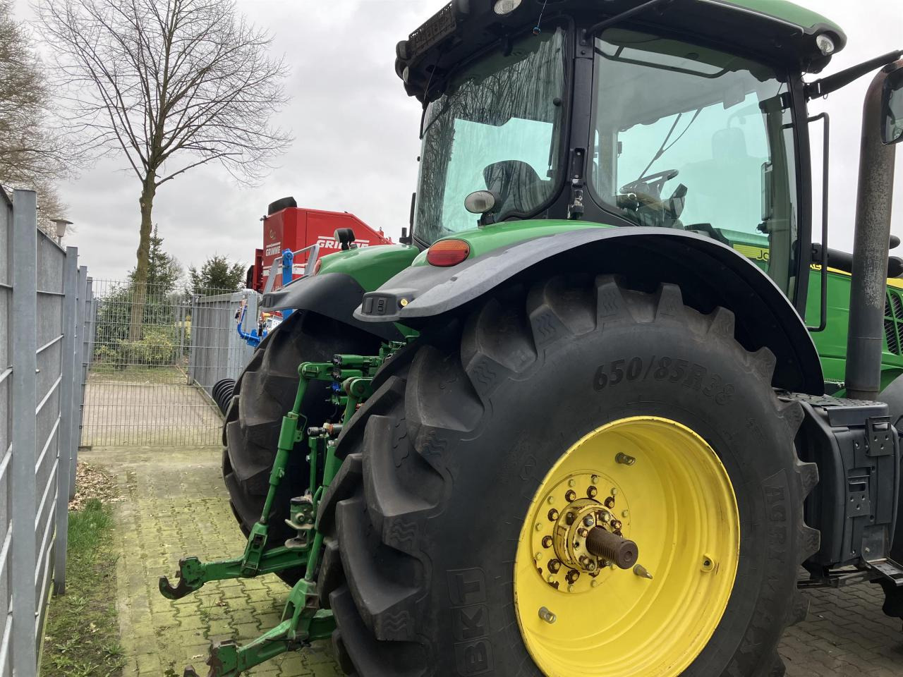 John Deere 7230R - טרקטור חקלאי: תמונה 4 John Deere 7230R - טרקטור חקלאי: תמונה 4