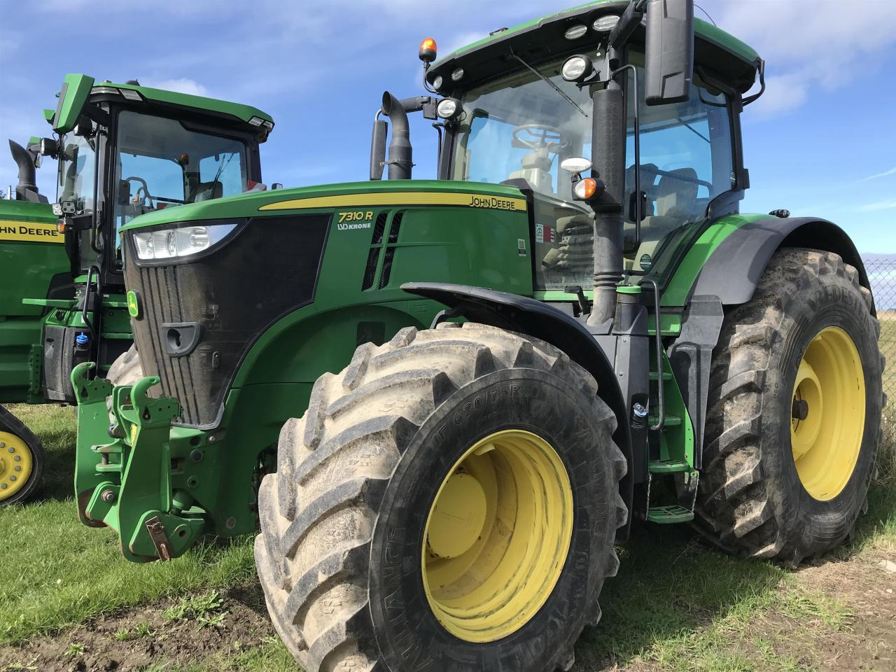 John Deere 7310R - טרקטור חקלאי: תמונה 1 John Deere 7310R - טרקטור חקלאי: תמונה 1