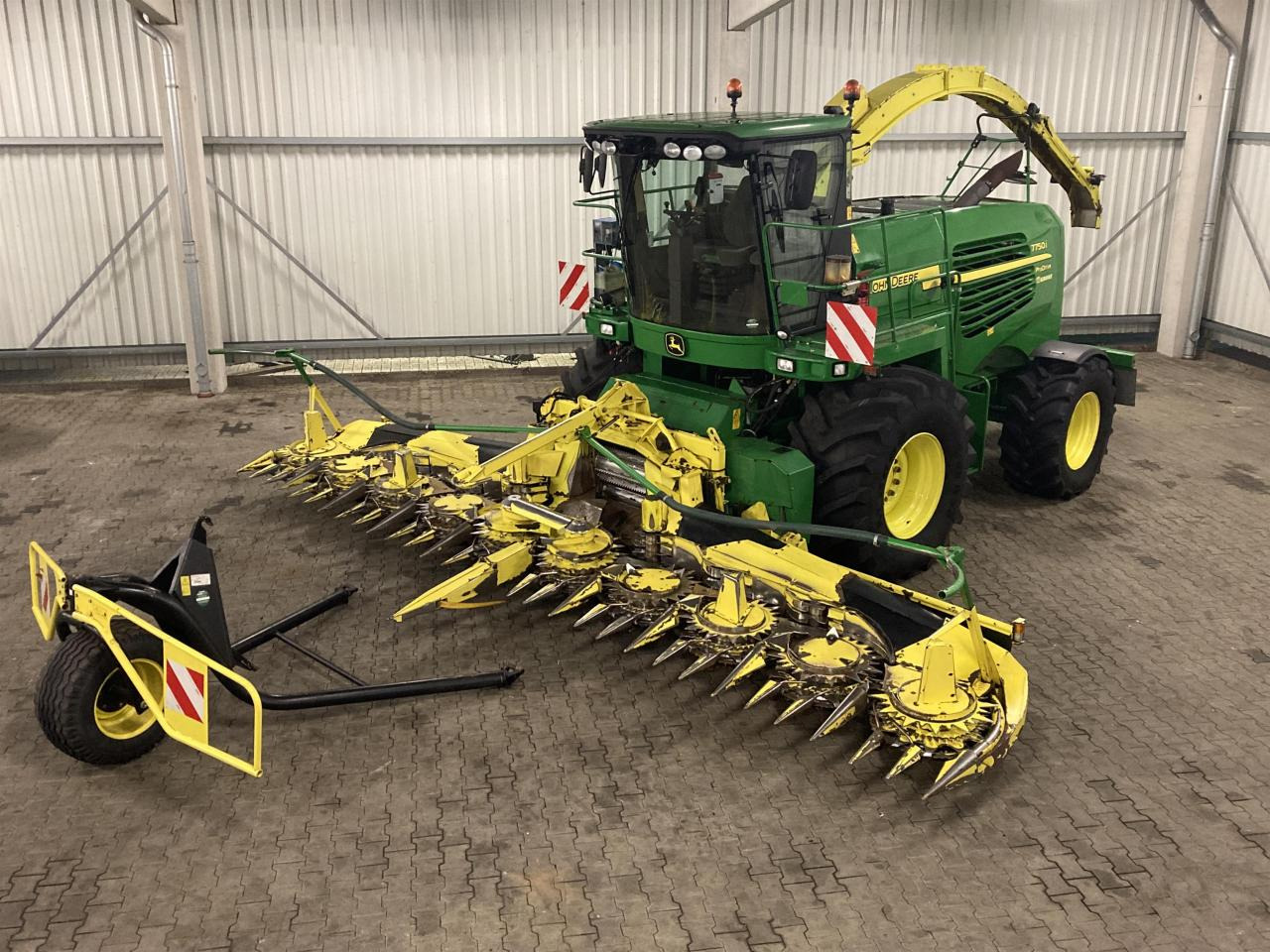 John Deere 7750i - מקצרת מספוא: תמונה 1 John Deere 7750i - מקצרת מספוא: תמונה 1
