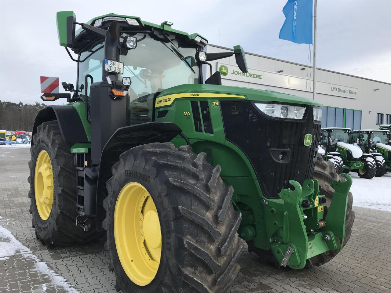 John Deere 7R 330 - טרקטור חקלאי: תמונה 2 John Deere 7R 330 - טרקטור חקלאי: תמונה 2