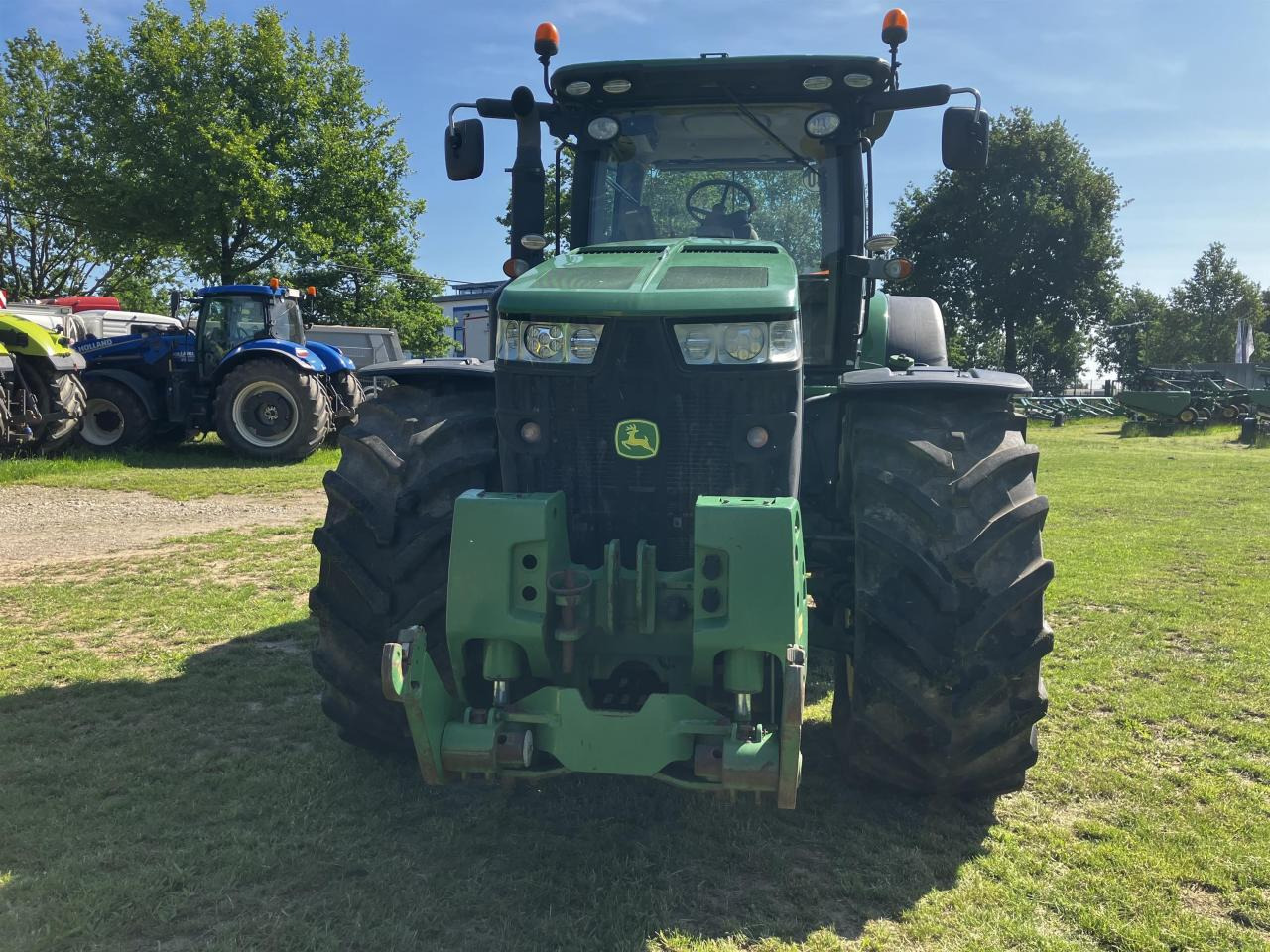 John Deere 8370R - טרקטור חקלאי: תמונה 3 John Deere 8370R - טרקטור חקלאי: תמונה 3
