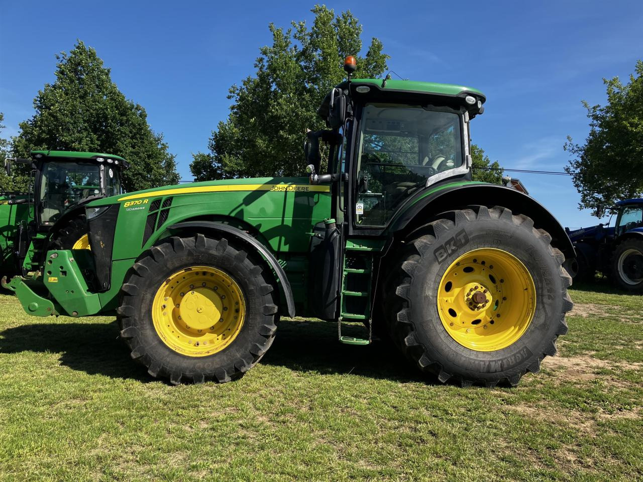 John Deere 8370R - טרקטור חקלאי: תמונה 1 John Deere 8370R - טרקטור חקלאי: תמונה 1