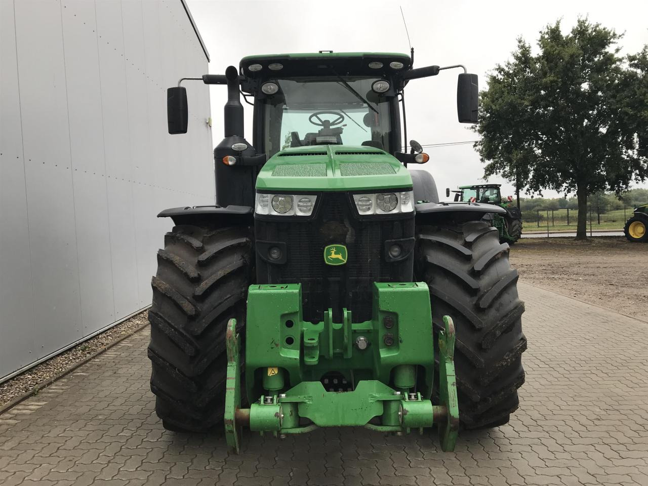 John Deere 8400R - טרקטור חקלאי: תמונה 3 John Deere 8400R - טרקטור חקלאי: תמונה 3