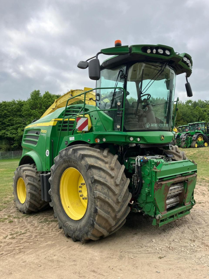 John Deere 8500 - מקצרת מספוא: תמונה 2 John Deere 8500 - מקצרת מספוא: תמונה 2