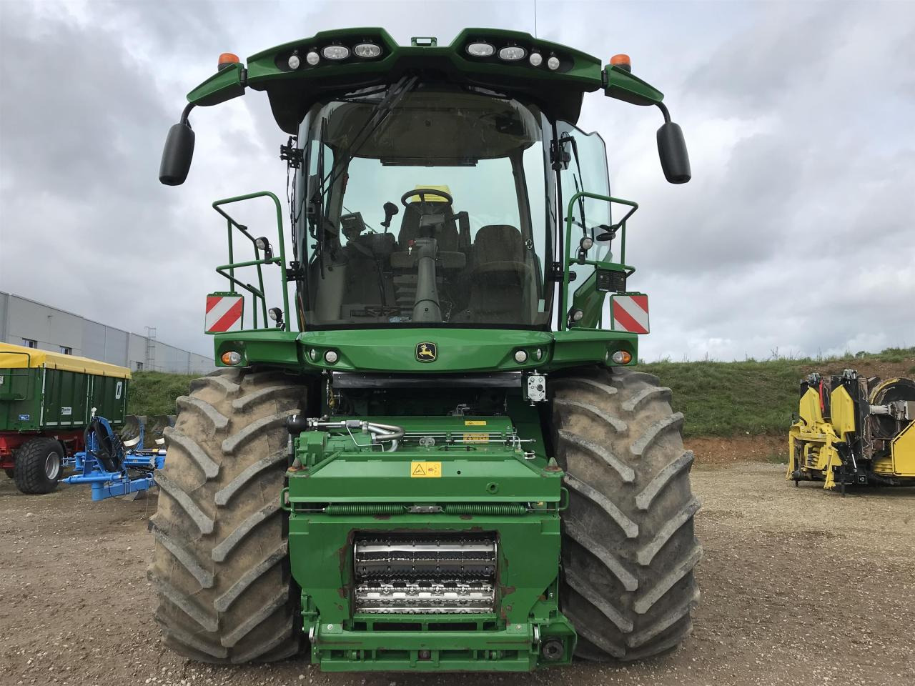 John Deere 9800i - מקצרת מספוא: תמונה 3 John Deere 9800i - מקצרת מספוא: תמונה 3