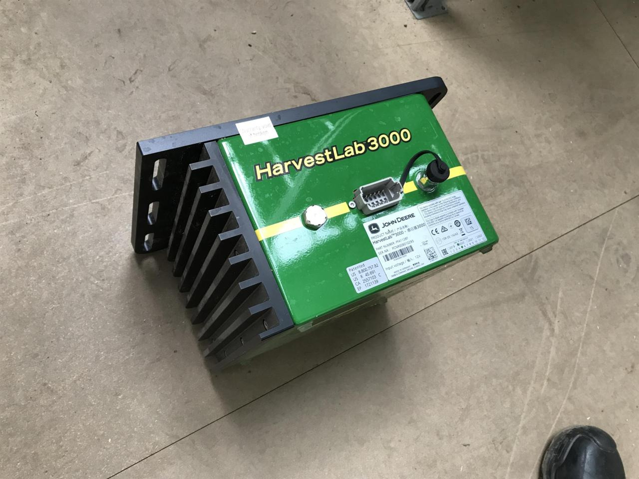 John Deere HarvestLab 3000 - מערכת ניווט עבור מכונה חקלאית: תמונה 2 John Deere HarvestLab 3000 - מערכת ניווט עבור מכונה חקלאית: תמונה 2