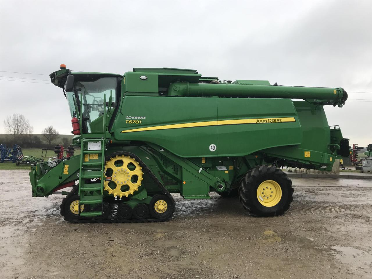 John Deere T670 - מקצרת קומבינה: תמונה 1 John Deere T670 - מקצרת קומבינה: תמונה 1