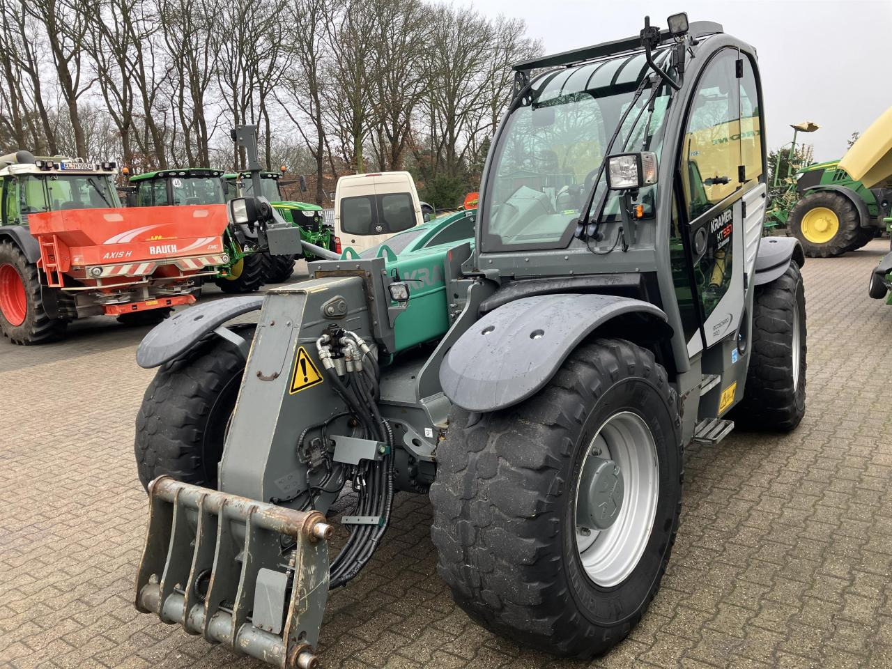 Kramer KT557 - מפעיל טלסקופי: תמונה 2 Kramer KT557 - מפעיל טלסקופי: תמונה 2