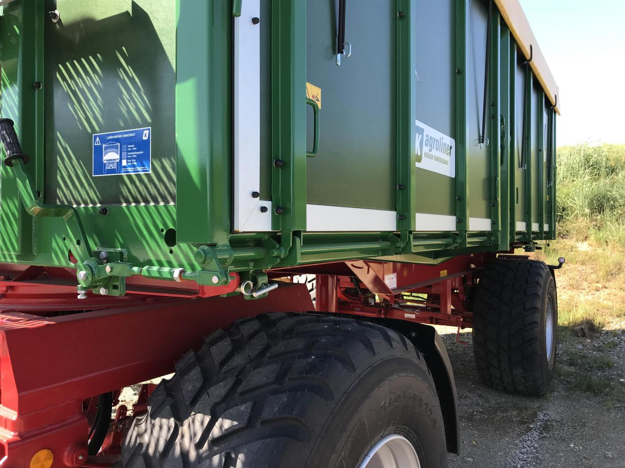 Kröger HKD 302 - קרון נגרר עם מזהיר: תמונה 2 Kröger HKD 302 - קרון נגרר עם מזהיר: תמונה 2