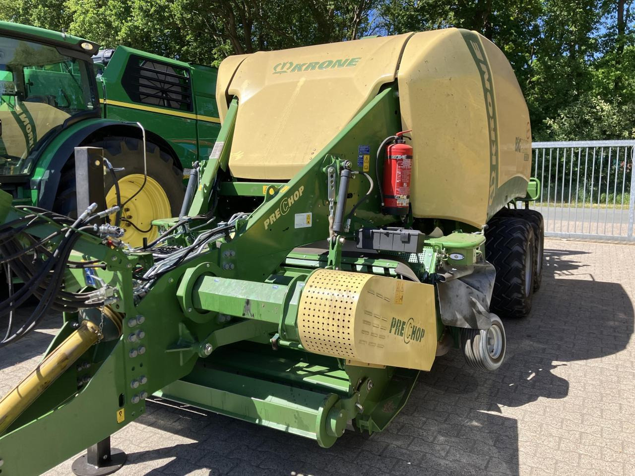 Krone Big Pack 1270 XC - מכונת צרור מרובעת: תמונה 1 Krone Big Pack 1270 XC - מכונת צרור מרובעת: תמונה 1