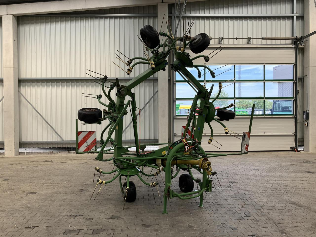 Krone KW 7.70/6x7 - גורף/ מגרפה: תמונה 2 Krone KW 7.70/6x7 - גורף/ מגרפה: תמונה 2