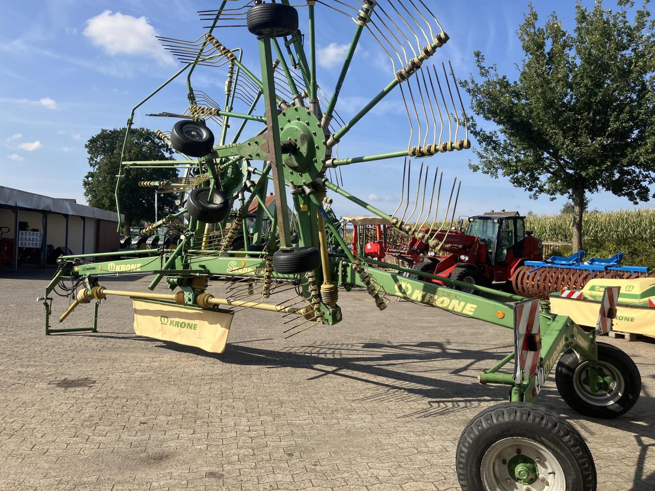Krone SWADRO 810 - גורף/ מגרפה: תמונה 4 Krone SWADRO 810 - גורף/ מגרפה: תמונה 4