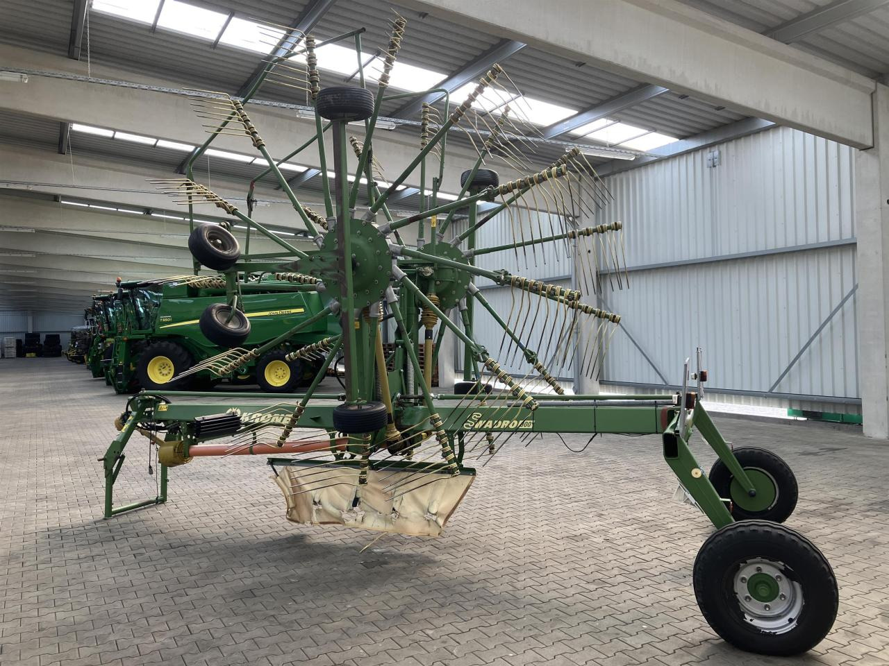 Krone SWADRO 900 - גורף/ מגרפה: תמונה 4 Krone SWADRO 900 - גורף/ מגרפה: תמונה 4