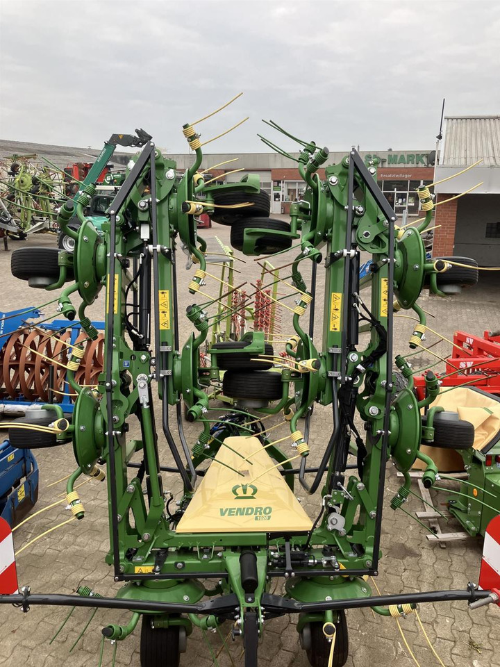 Krone Vendro 1020 - גורף/ מגרפה: תמונה 2 Krone Vendro 1020 - גורף/ מגרפה: תמונה 2