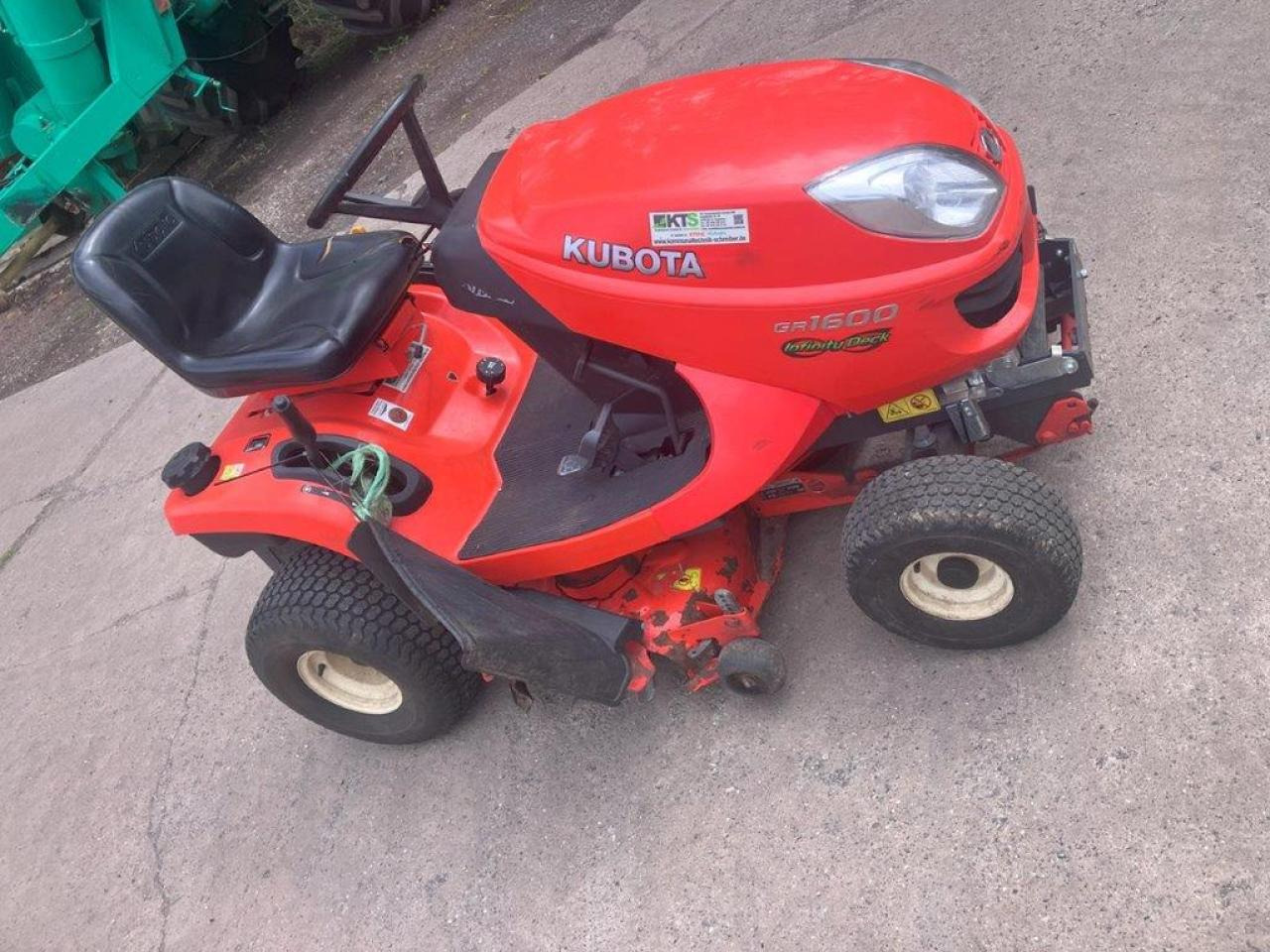 Kubota GR1600-ID-II - מכסחת גינה: תמונה 3 Kubota GR1600-ID-II - מכסחת גינה: תמונה 3