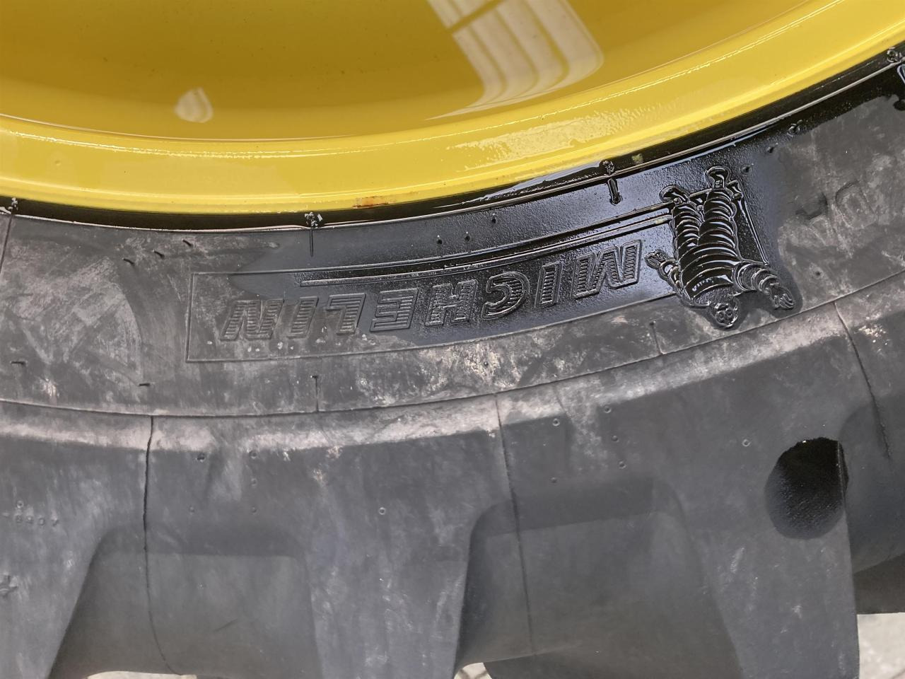 Michelin 320/85R38 - צמיג עבור מכונה חקלאית: תמונה 4 Michelin 320/85R38 - צמיג עבור מכונה חקלאית: תמונה 4