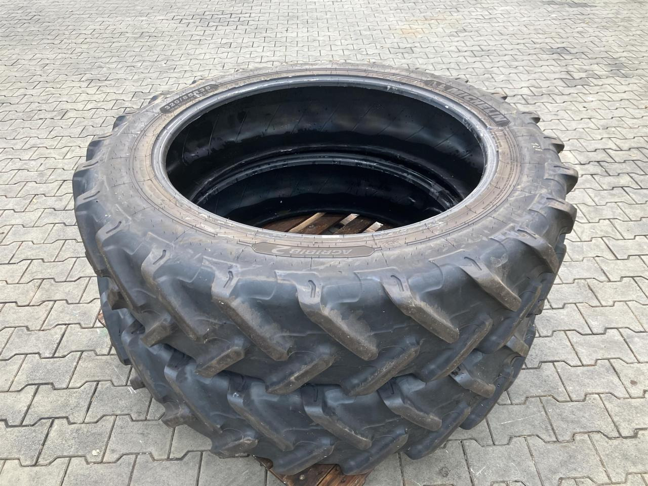 Michelin 320/85R38 - צמיג עבור מכונה חקלאית: תמונה 1 Michelin 320/85R38 - צמיג עבור מכונה חקלאית: תמונה 1