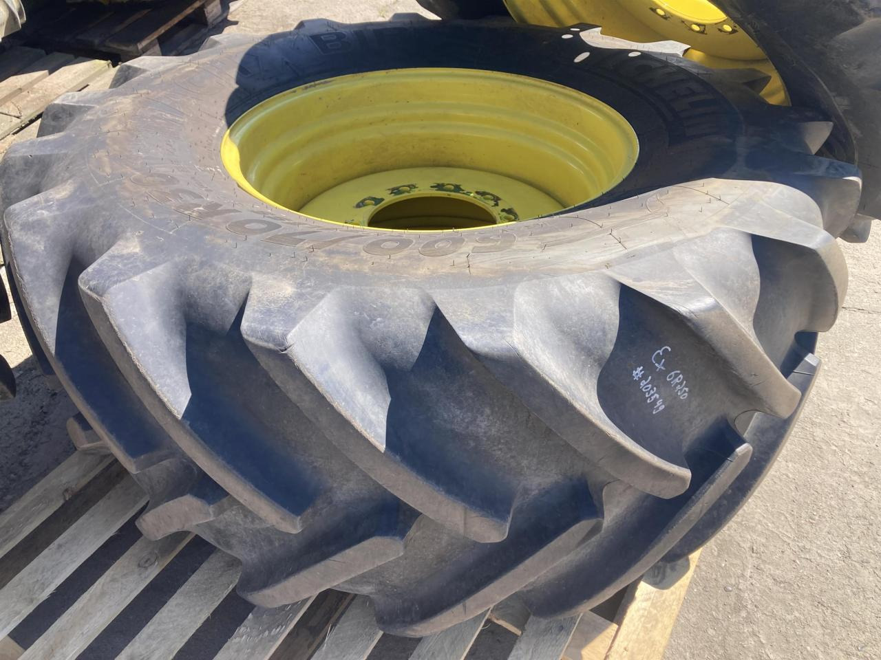 Michelin 600/70R30 - צמיג עבור מכונה חקלאית: תמונה 2 Michelin 600/70R30 - צמיג עבור מכונה חקלאית: תמונה 2