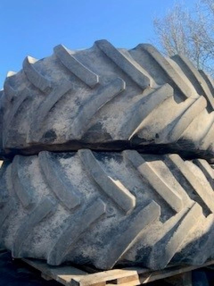 Mitas 680/80R42 - צמיג עבור מכונה חקלאית: תמונה 1 Mitas 680/80R42 - צמיג עבור מכונה חקלאית: תמונה 1